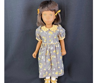 Trendon Sasha Doll 17 Inch Brown Hair Green Eyes Collector Item
