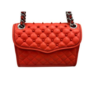 Bolso de hombro convertible Rebecca Minkoff Mini Affair acolchado color coral con tachuelas imagen 2