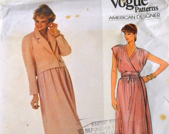 Misses' Dress Sewing Pattern..Adele Simpson... Vogue  2920...Misses'  Bust 31 Inches Uncut Complete