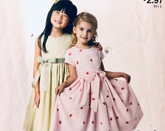 Girls' Lined Dresses Sewing Pattern McCall's 9111 Size 3-6 Very Easy To Sew UNCUT  COMPLETE