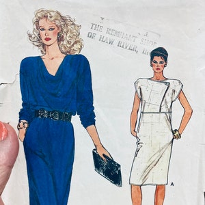 Misses' Loose Fitting Pullover Dress Sewing Pattern Very Easy Vogue 8879  Misses' Size 8-12  Bust 31-34 inches  Complete
