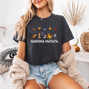 Hakuna Matata with Disney Balloons Shirt, Animal Kingdom Shirt, Lion King Shirt, Kids Best Friends Shirt, Women Disneyland Shirt, Baby Tee bild 8