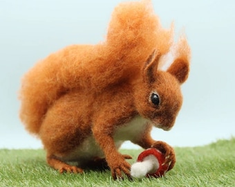 KIT *** SOLLY the SQUIRREL Needle Felting Kit, Needle Felted Squirrel Complete Felting Kit Animal Needle Felting Kit Needle Felting Supplies