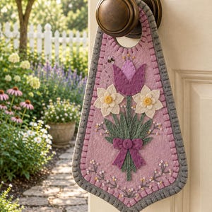 FROM MY GARDEN Door Knob Hanger, Applique Embroidery Kit, Penny Lane Primitives