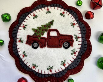 FARM FRESH CHRISTMAS Mini Candle Mat Kit, Wool Penny Kit, Christmas Decor Handmade, DiY Kit, Wool Applique, Embroidery Kit, Christmas Decor