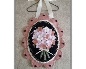 MOTHER'S DAY Mini Mat Kit, Penny Rug, Spring Wool Felt Applique Kit, Embroidery Kit, Mothers Day Felt Wall Hanging, Mother's Day Gift Ideas