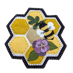 New SWEET HONEYCOMB MINI Candle Mat, Embroidery Kit, Merino Wool Felt Honey Bee Mini Candle Mat Kit, Spring Wool Applique Kit, Home Decor image 1