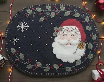 JOLLY OLD St. NICK Mini Mat / Mug Rug Applique Embroidery Kit, Penny Lane Primitives