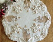 WHITE CHRISTMAS All Inclusive Candle Mat Kit, Wool Felt Craft Kit, Winter Felt Crafts, Wool Felt Kit, Wool Applique, Christmas Felt Crafts