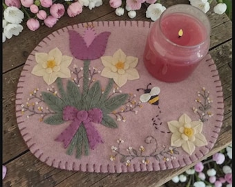 FROM MY GARDEN Mini Mat / Mug Rug Applique Embroidery Kit, Penny Lane Primitives