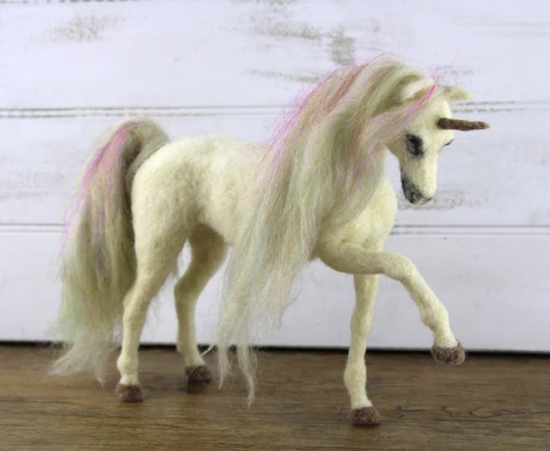 KIT UNA The UNICORN Needle Felting Kit, Needle Felted Unicorn, Complete Felting Kit, Animal Needle Felting Kit, Needle Felting Supplies image 1