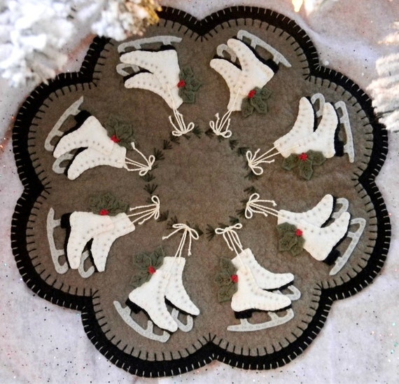 Wool Embroidery Kit Wool Felt Candle Mat Penny Rug Kit /"DRAGONFLIES/" Applique