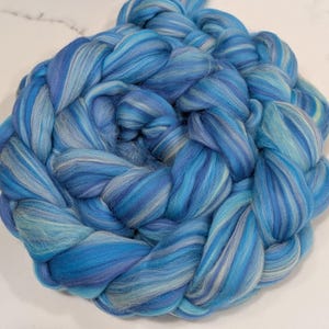2 ozs MARTINIQUE Wool Roving, Blended Merino Roving, Felting, Spinning, Weaving, Merino Wool Roving, Felting Supplies, Blue Merino Art Blend