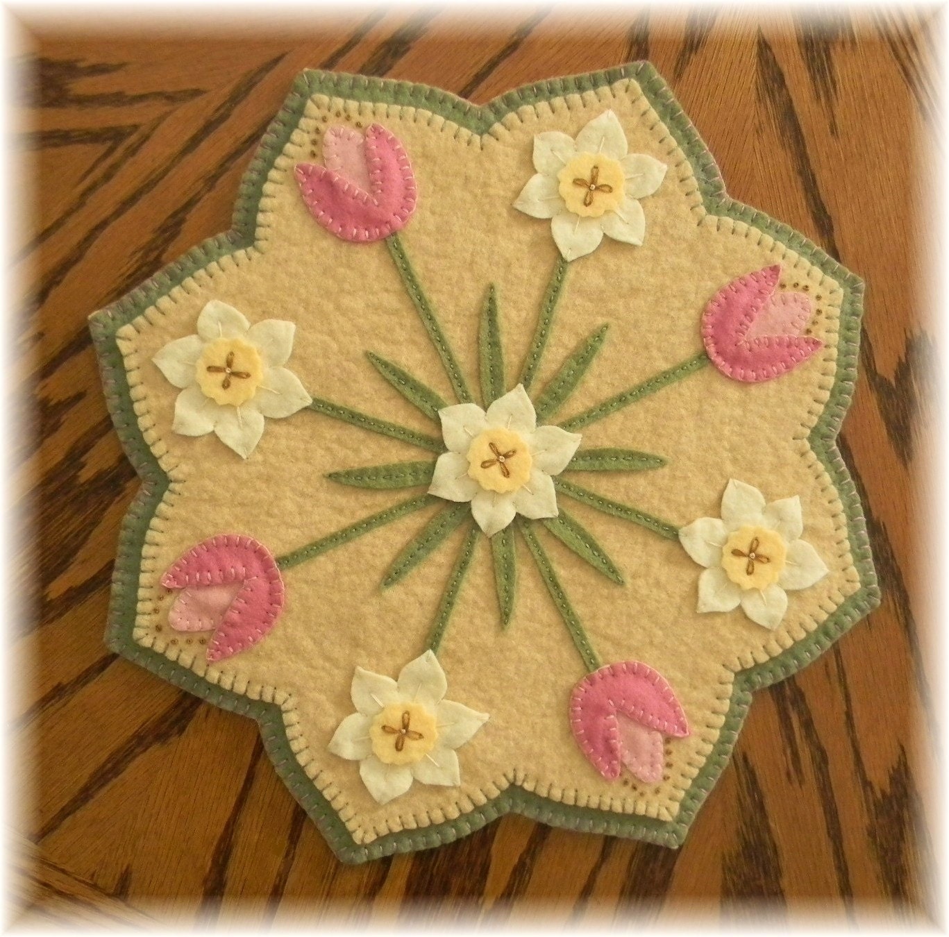 OTR Felt He Loves Me Penny Rug Kit Pre Washed Wool Applique Kit Flower  Pattern Candle mat (188)