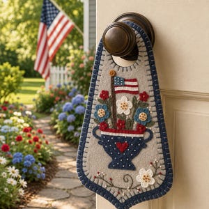 AMERICA THE BEAUTIFUL Door Knob Hanger, Applique Embroidery Kit, Penny Lane Primitives