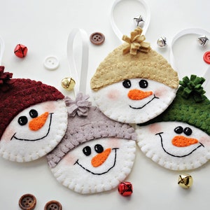 4 SNOW FACES All Inclusive Ornament Kit, Snowmen Wool Felt Kit, Craft Kit, Diy Gifts, Christmas Ornaments, Embroidery Kit, 4 Ornaments