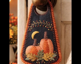 AUTUMN In NEW ENGLAND Door Knob Hanger, Applique Embroidery Kit, Penny Lane Primitives