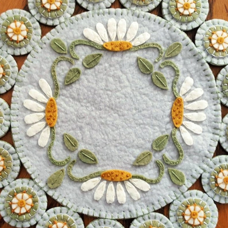 SUMMER BREEZE Wool Applique Kit Wool Applique Daisy Summer Etsy