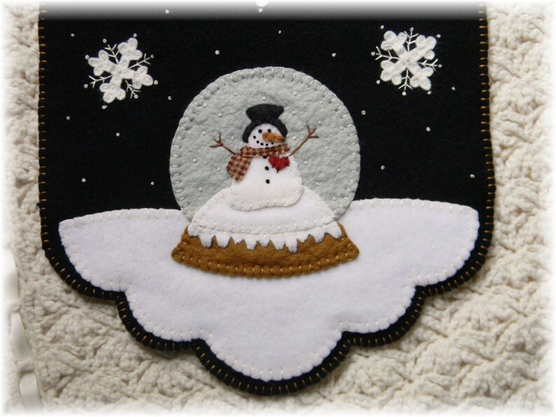A WINTER WORLD Wool Table Runner Kit Wool Felt Applique Etsy