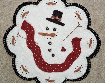 JANUARY THAW Candle Mat Embroidery Kit, Penny Rug Kit, Wool Felt Snowman Candle Mat Kit, Wool Applique Felt Kit, Merino Wool Candle Mat Kit