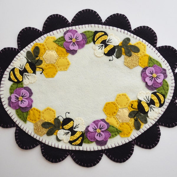 DIGITAL Pattern SWEET HONEYCOMB Penny Rug, Wool Felt Applique Pattern Wool Applique Pattern, Spring Applique Pattern, Bee Felt Pattern