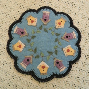 SUMMER RENTAL Candle Mat Kit, Penny Rug Kit Wool Applique Felt Kit, Candle Mat Kit, Prim Wool Felt Kit Merino Wool Embroidery Kit, Birdhouse image 1