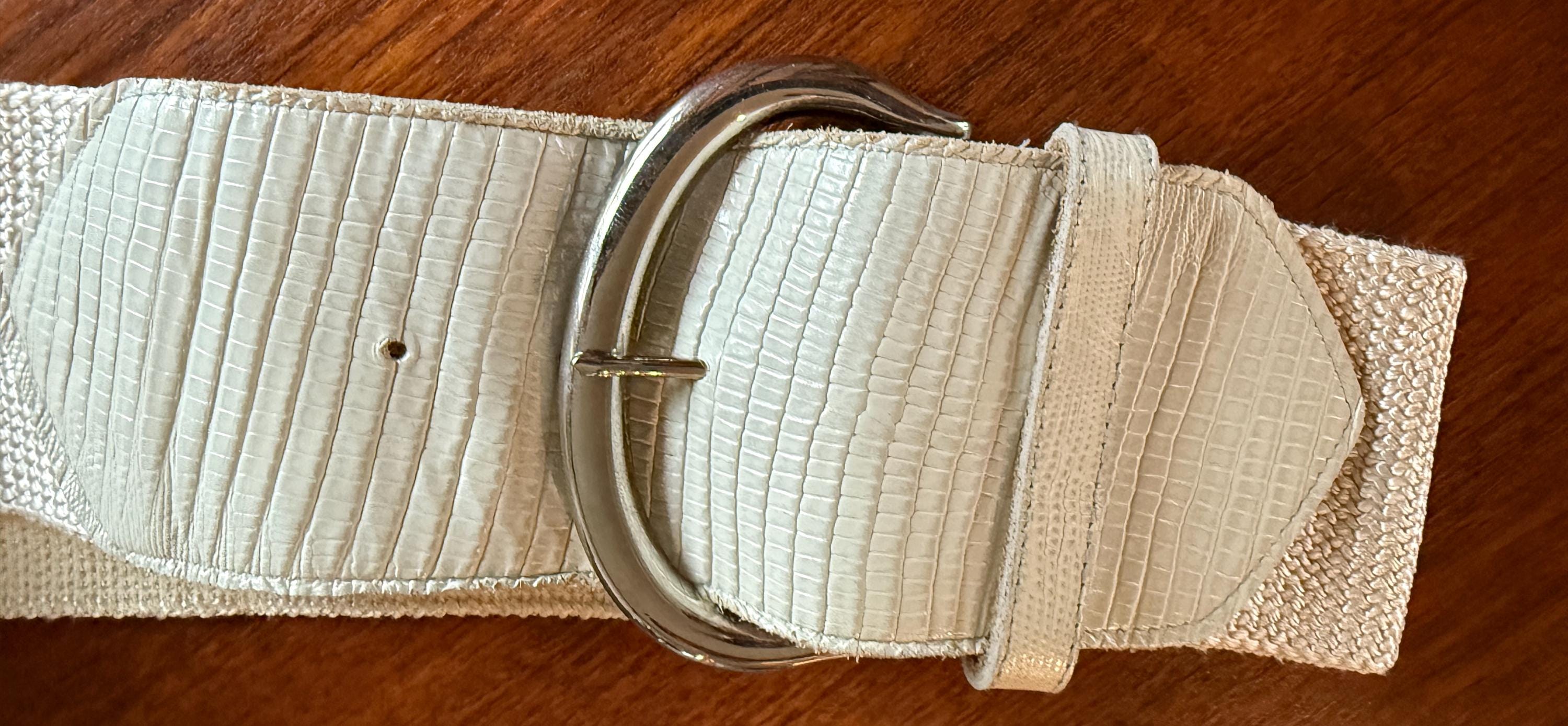 Vintage White Belt Leather Shop Size Small Fabric and  display picture 1