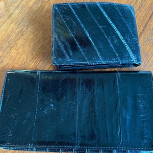 Dos carteras vintage de piel de anguila auténtica marrón, nuevas, de stock antiguo, de 10,8 x 8,3 cm y 18 x 10 cm.