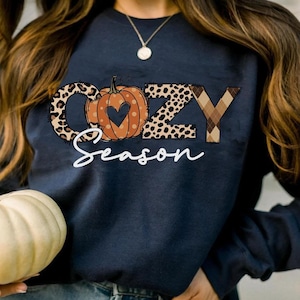 Felpa autunnale Cozy Season, 2024 Happy Thanksgiving, felpa zucca, maglione autunnale, felpa autunnale, maglietta autunnale, maglietta del Ringraziamento