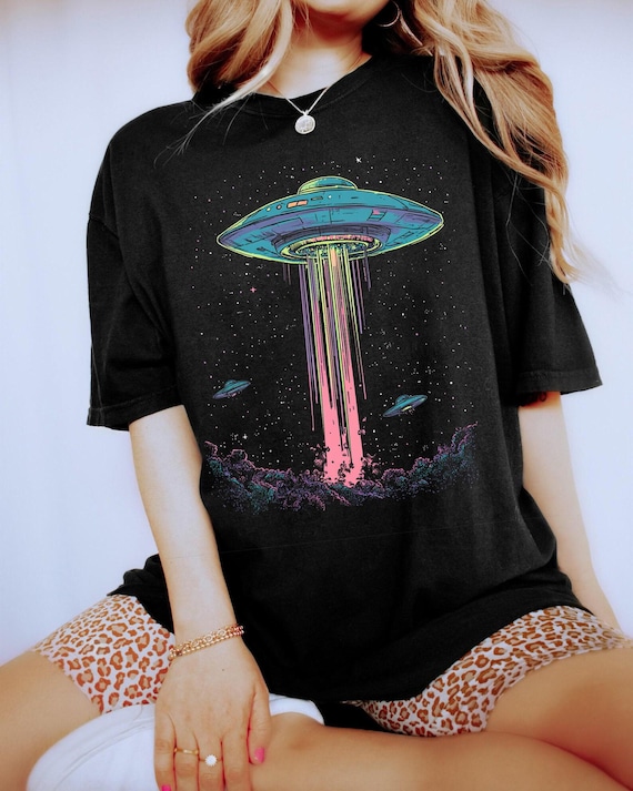 Retro Alien Abduction Tee, Trippy Space UFO Shirt, Outer Space Graphic T-Shirt, Psychedelic Galaxy Print, Funny Sci Fi T-Shirt Sweatshirt