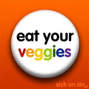 Essen Sie Ihr Gemüse | Pin Knopf Magnet Flaschenöffner Tasche Spiegel Schlüsselanhänger | Niedliches Regenbogen-Gemüse | Vegetarisches Vegan Food Accessoire Design