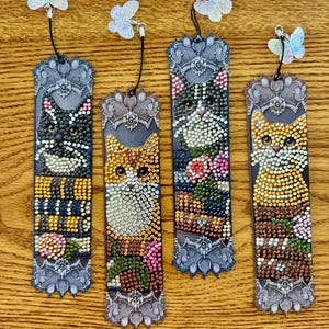 Cat bookmark