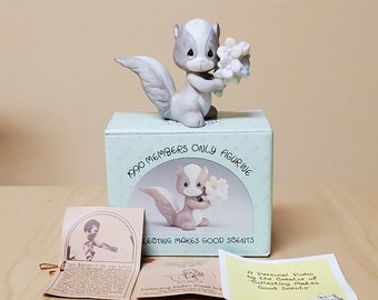 Precious Moments Squirrel Small Figurine Collecting Makes Good Scents Porcelain Enesco BC901 Vintage 1990 NEW IN BOX Man Cave Members Only