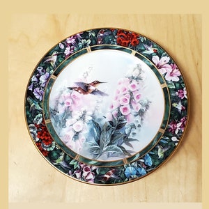 The Rufous Hummingbird Collector Small Plate, Bradford Exchange Lena Liu WL George 4th Issue 1992 VINTAGE Signed Porcelain Bird 7/12&quot;