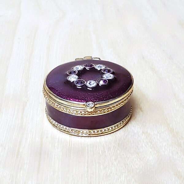 Round Hinged Box Pill Small Trinket Magenta Burgundy Enamel Rhinestones Metal VINTAGE Goldtone Metal Magnetic Closure 1 1/2" Gift