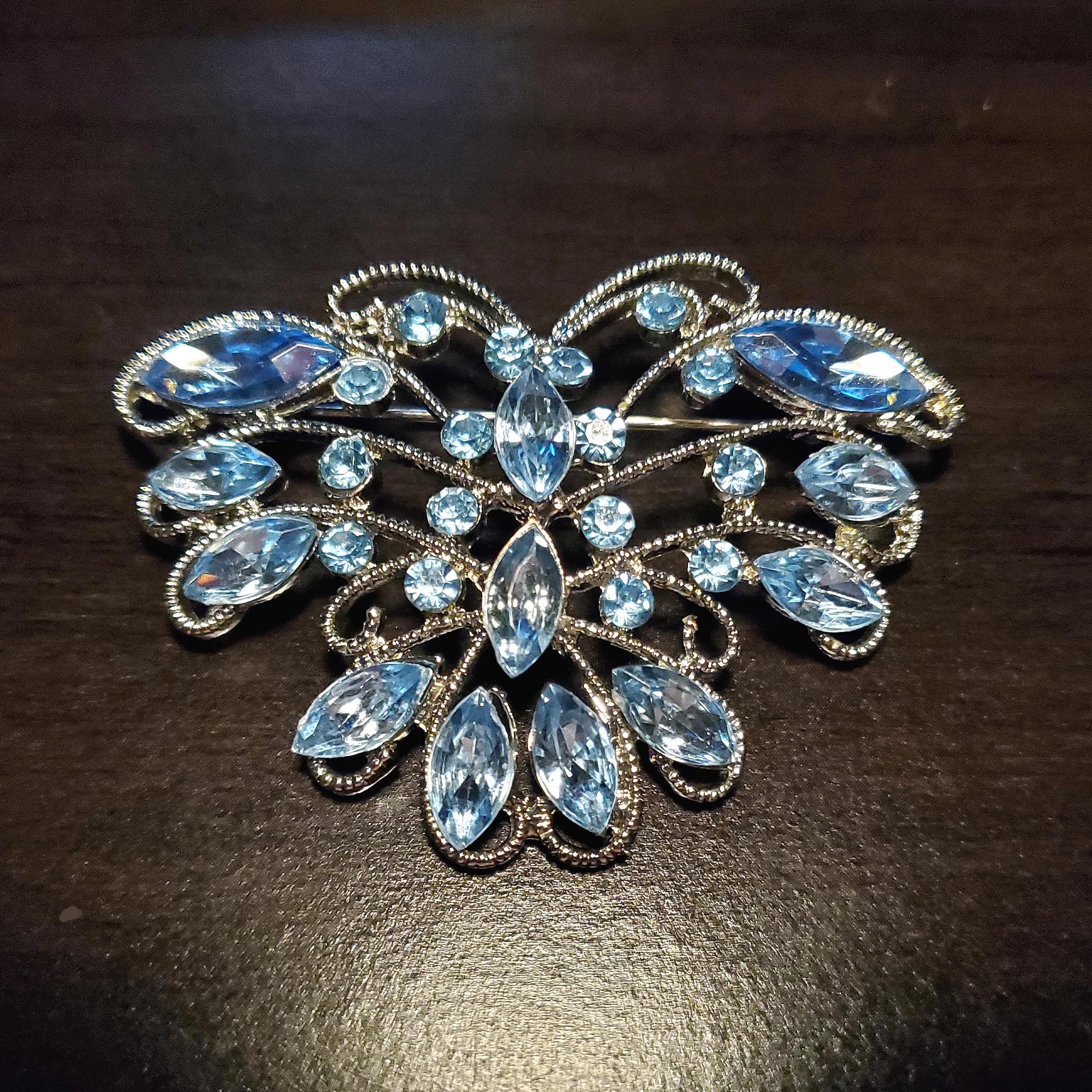 Light blue shop brooch