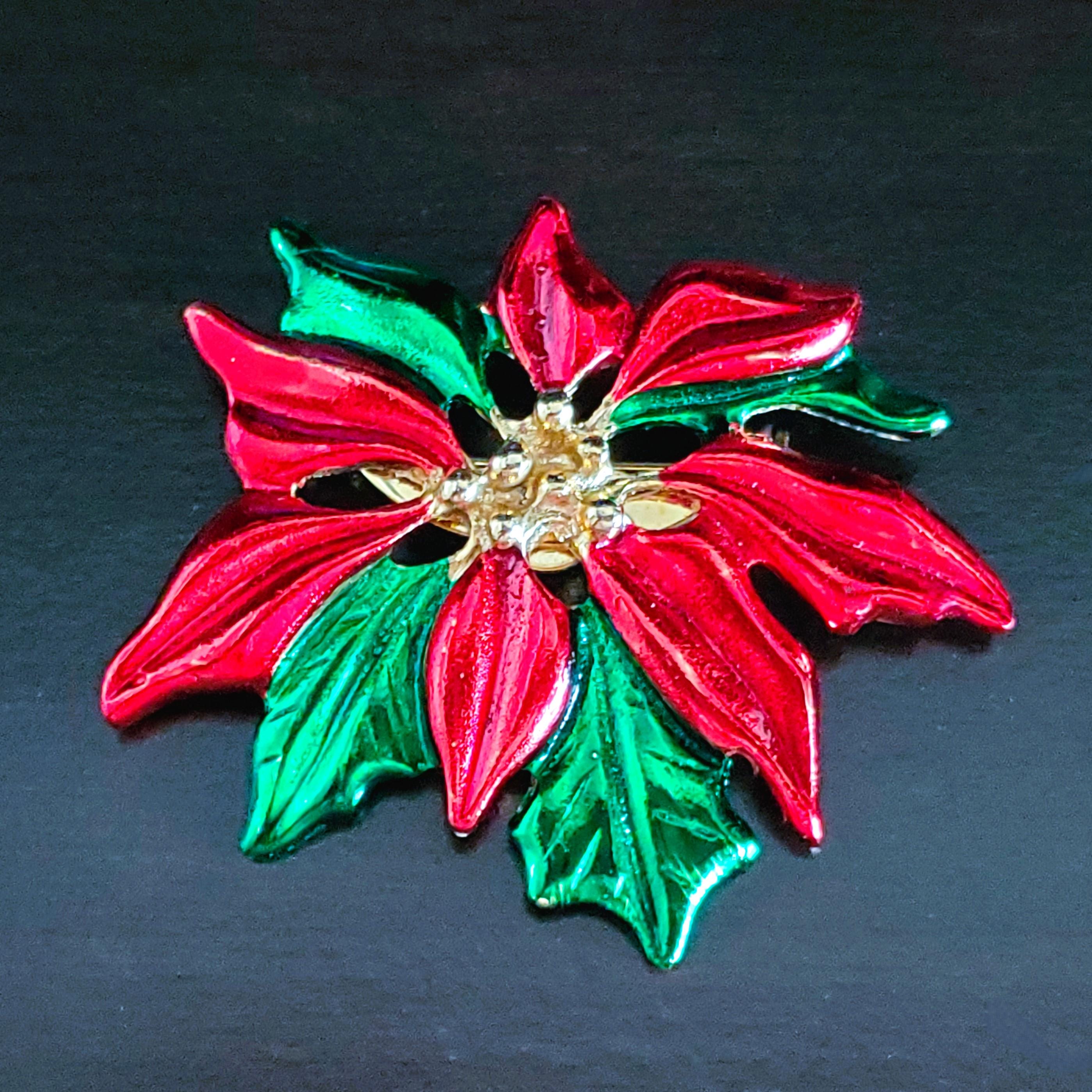 赤い花形ブローチ　Vintage poinsettia brooch Vintage Poinsettia Christmas Brooch – Holiday Floral Pin