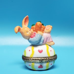 Bunny Easter Egg Hinged Box, Small Rabbit Carrots Trinket Porcelain Little PHB Vintage Vtg Spring 2 3/4" tall