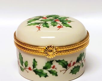 Lenox Holly Berries Small Hinged Box, Round Christmas Holiday Gold Trim Snap Lid Vintage Fine Bone China Porcelain Rings Trinket Jewelry Phb