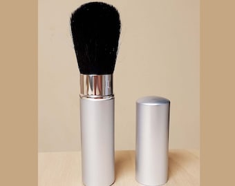 Cosmetic Face Brush Retractable, Tool Makeup Applicator Blush Rouge Bronzer Powder Highlighter Soft Bristles Silver