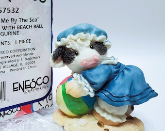 Cow August Girl With Beach Ball Figurine, NEW IN BOX Moo and Me By The Sea, Marys Moos Enesco 1996 Vintage Vtg 257532 Black White 2 1/2"