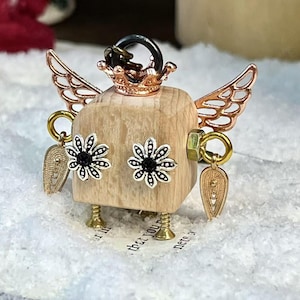 Handmade Steampunk Keyring Decor, Wooden Robot Keychain Purse Decor for Christmas Gifts, Cute Bag Charm Decor Accessories for Robot Lovers.