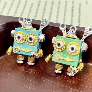 Handmade Wooden Steampunk Robot Cool Keychain Gifts, Miniature Unique Robot Pendant Decor Gift, Unique Bag Charms, Unique Purse Charm Decor