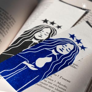 Markiza strony rzemieślniczej «La prêtresse» w linograwiurze – Accessoire de wykład unikalny et fait main