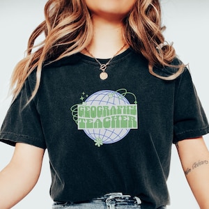 Geographie Lehrer Retro Y2K Shirt, In meiner Lehrer-Ära Shirt, Sozialkunde, Komfortfarben, zukünftiger Lehrer, Geschenk zum Schulanfang, Geschichte der 90er Jahre