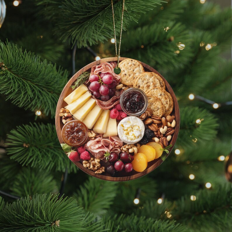 Charcuterieornament, wijnornament, cadeau gastvrouw, witte olifant of ornamentruil voor fijnproevers, kaasliefhebber afbeelding 1