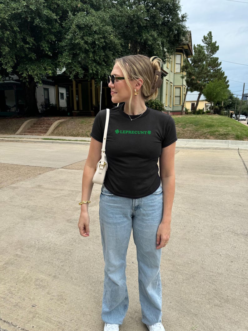 レプレカントのベビーTシャツ、ダーティーなセントパトリックスデーのシャツ、面白い赤毛のシャツ、キュートなセントパトリックスデー、アイルランドのキスミーイムY2Kスタイル、セントパティパレード 画像 10