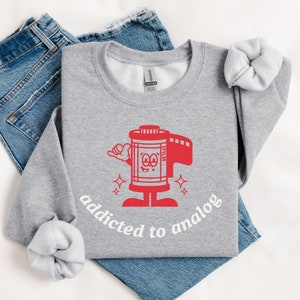 Sudadera con capucha de fotógrafo de cine, regalo para fotógrafo, camiseta de fotógrafo de 35 mm, lindo suéter con cámara de película vintage