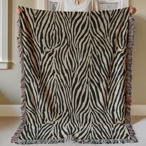 Zebra-Webdecke, Coole Mädchenwohnung, Y2K-Indie-Zimmer, Dopamin-Deko, Boho-Strukturdecke, Safari-Kinderzimmer, Bettwäsche fürs Studentenwohnheim, Kunstpelz Bild 2