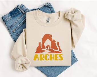 Arches National Park geborduurd sweatshirt, retro wandelen ronde hals, outdoor avontuur cadeau, gezellige reistrui Utah, top nationale parken